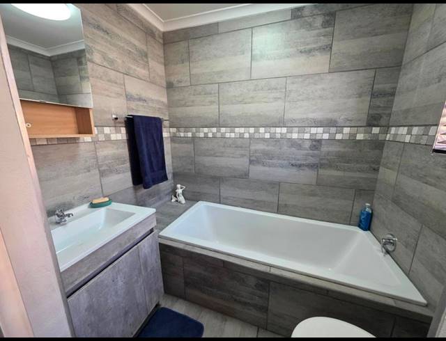 4 BEDROOM HOUSE FOR SALE IN MISTY BAY